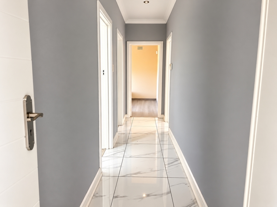 To Let 4 Bedroom Property for Rent in Beacon Bay Eastern Cape